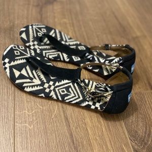 Toms tribal print sandals